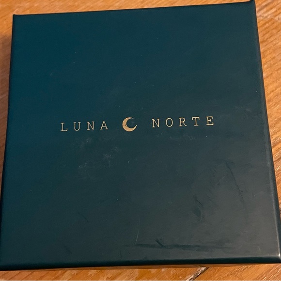 LUNA NORTE LABRADORITE + CRESCENT MOON NECKLACE SET - Picture 6 of 6